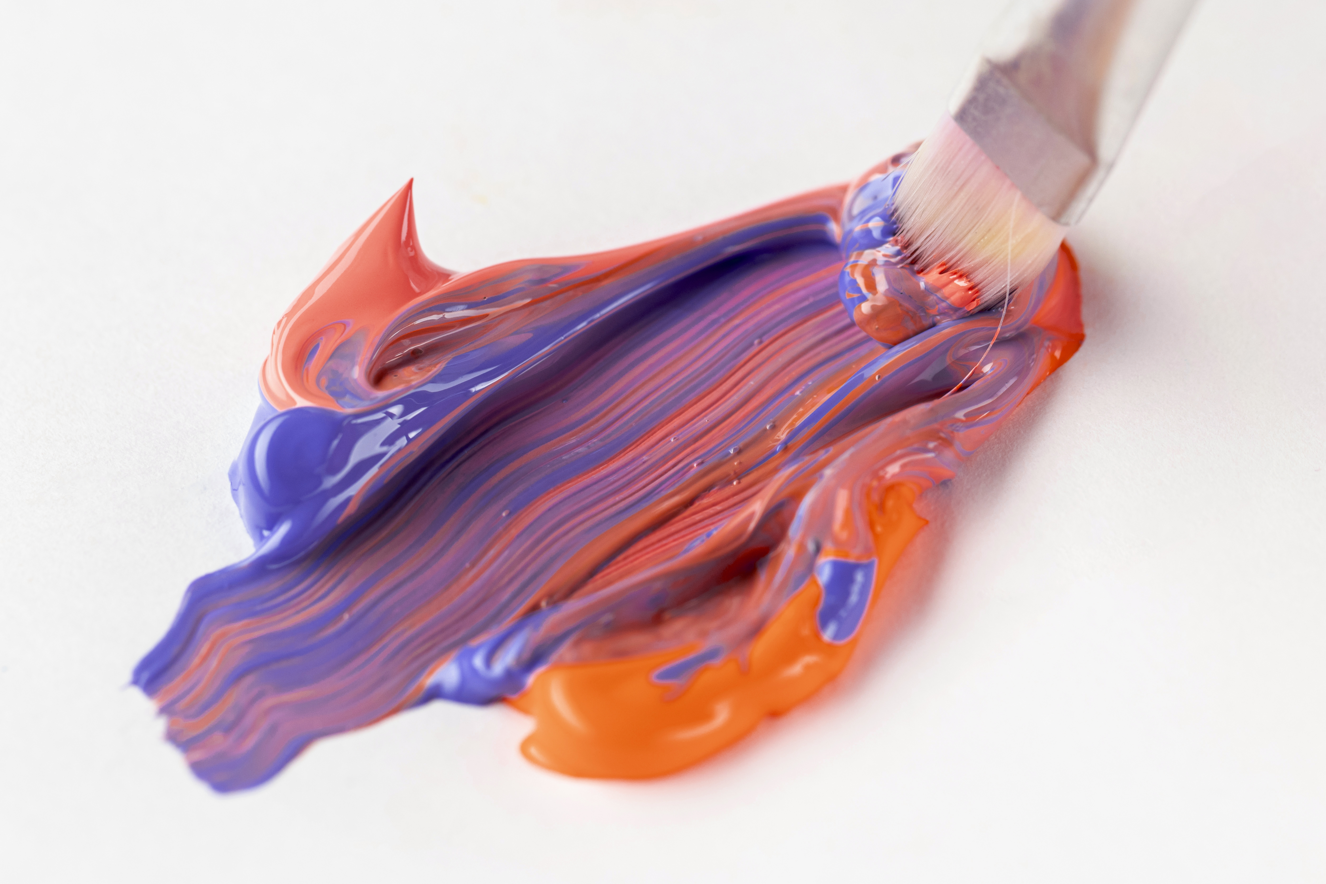 Thickener-enhanced paint with vibrant colors to ensure smooth application